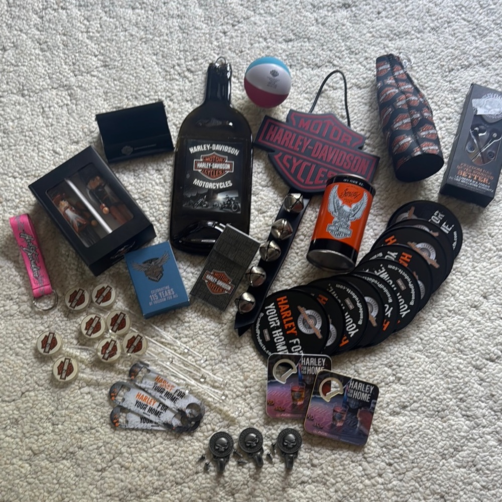 Original Harley-Davidson 40 piece Collectible Set